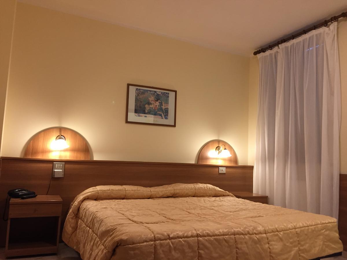 Hotel Rocco カルガーテ エクステリア 写真