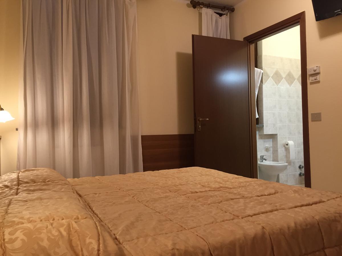 Hotel Rocco カルガーテ エクステリア 写真